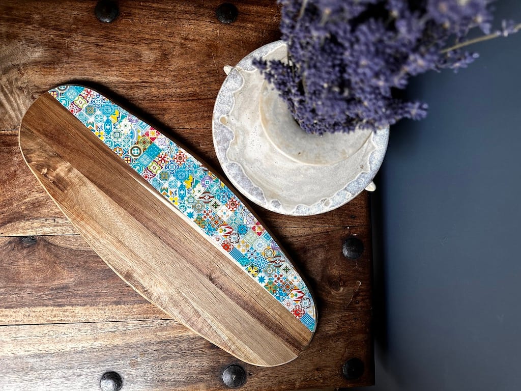 Bright Blue Mix tile painted-effect acacia wood charcuterie board - Mediterranean home decor by Bonnymia