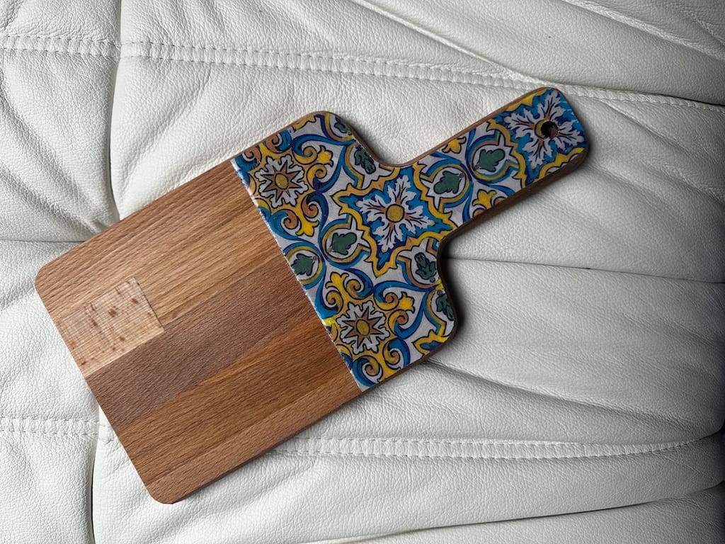 Blue and Yellow Spanish tile painted-effect beech wood charcuterie board - Mediterranean home decor by Bonnymia
