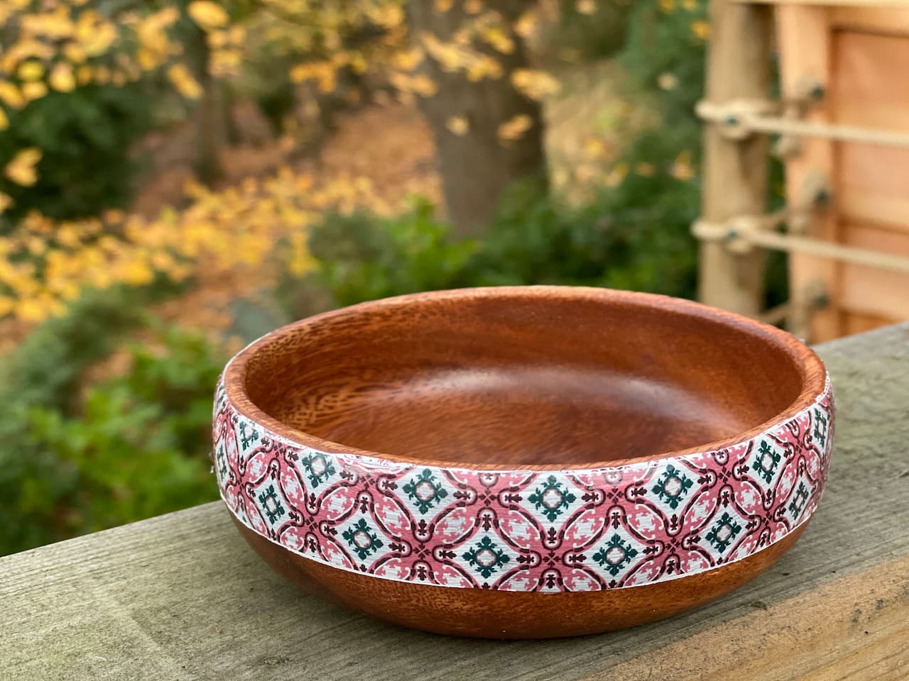 Pink tile-effect monkey pod salad bowl - Mediterranean home decor by Bonnymia