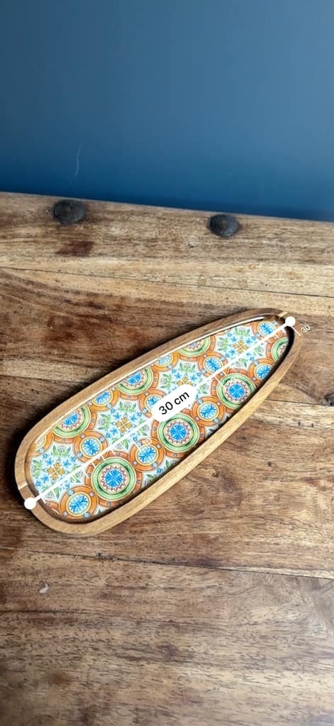 Orange and Green Love Hearts pattern charcuterie droplet tray, resin and acacia wood - Mediterranean home decor by Bonnymia