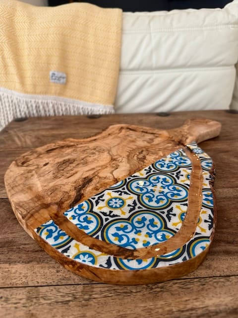 Nanna Blue Hand Painted Maltese Traditional Tile Handle Charcuterie Olive Wood Board 40 cm - Image 10