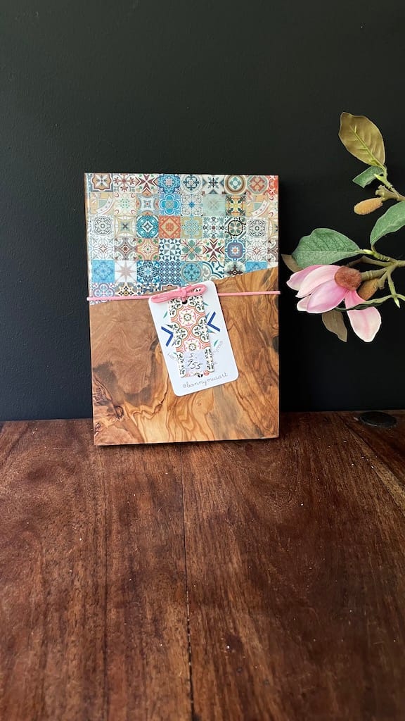 New Mix painted-effect olive wood tapas board - Mediterranean home decor by Bonnymia