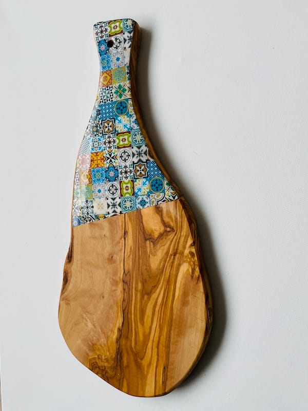 New Mix painted-effect olive wood board - Mediterranean home decor by Bonnymia