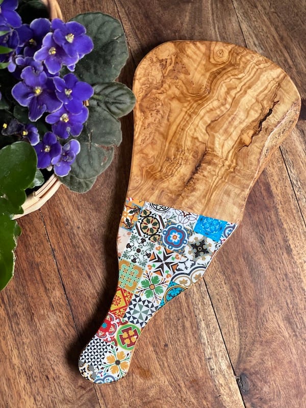 New Mix painted-effect olive wood board - Mediterranean home decor by Bonnymia