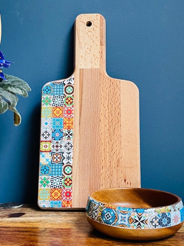 New Mix painted-effect beech wood board with handle - Mediterranean home decor by Bonnymia