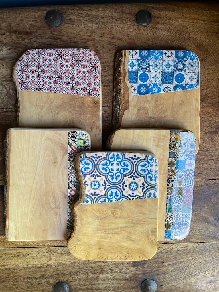 Mix Tile painted-effect olive wood tapas board - Mediterranean home decor by Bonnymia