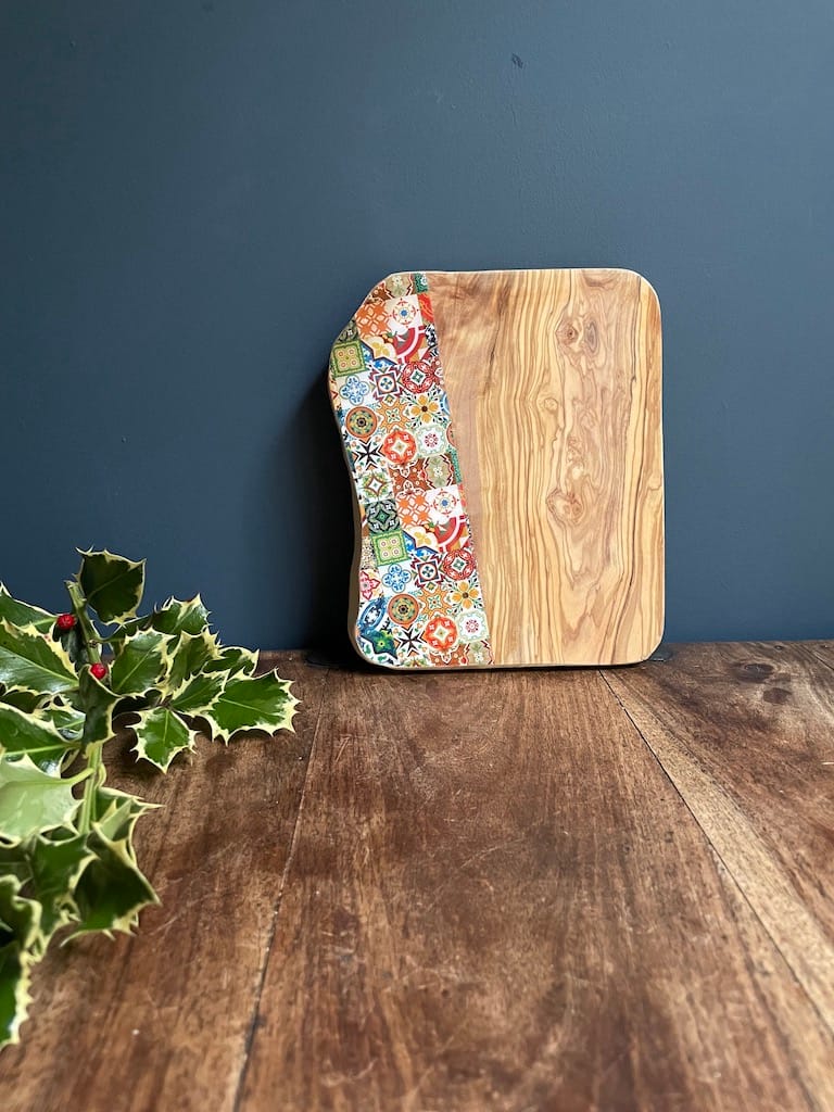 Mix Tile painted-effect olive wood tapas board - Mediterranean home decor by Bonnymia