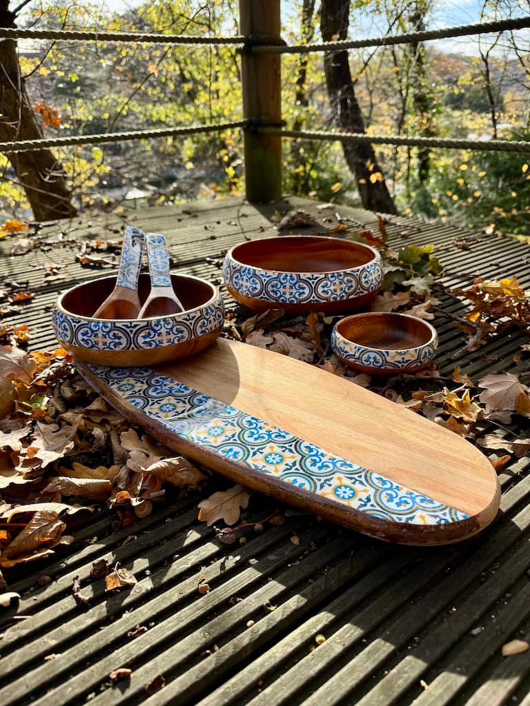 Nanna Blue tile painted-effect acacia wood charcuterie board - Mediterranean home decor by Bonnymia