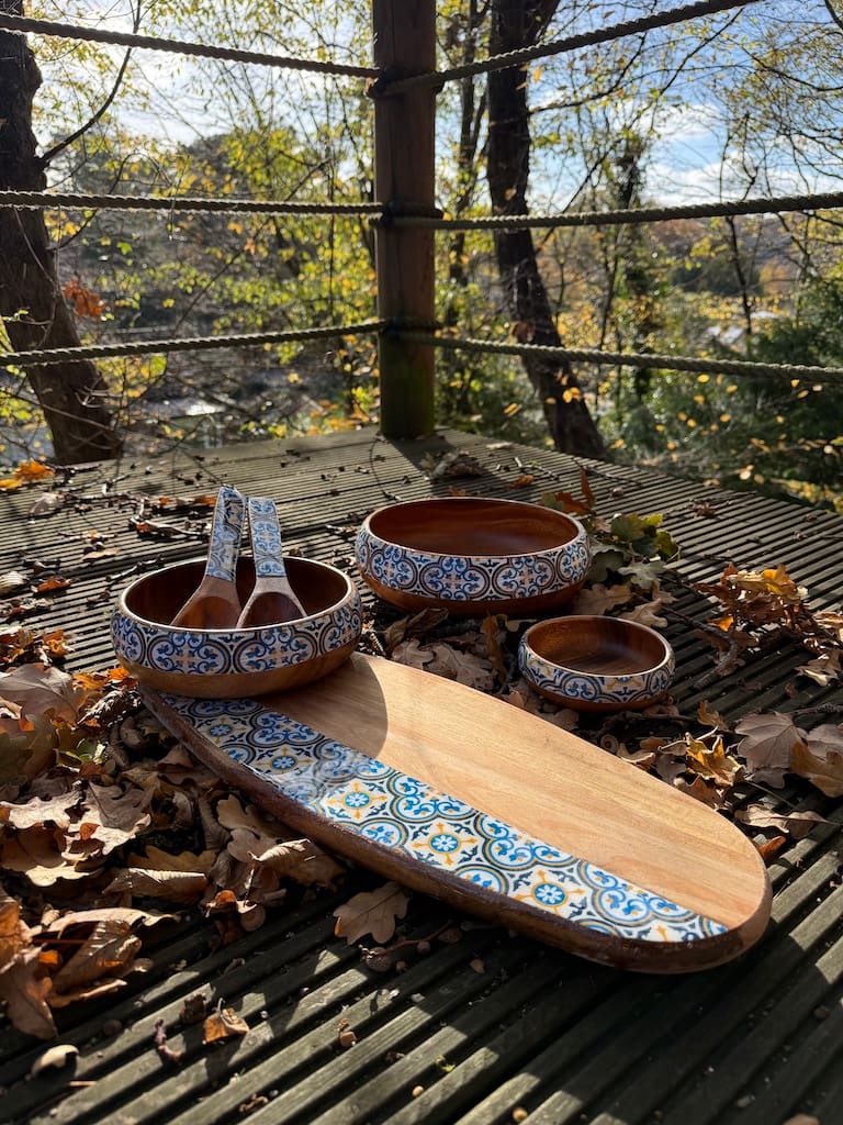 Nanna Blue tile painted-effect acacia wood charcuterie board - Mediterranean home decor by Bonnymia