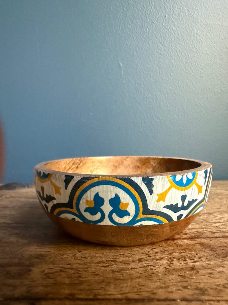 Nanna Blue painted-effect tile acacia mini snack bowl – Mediterranean home decor by Bonnymia