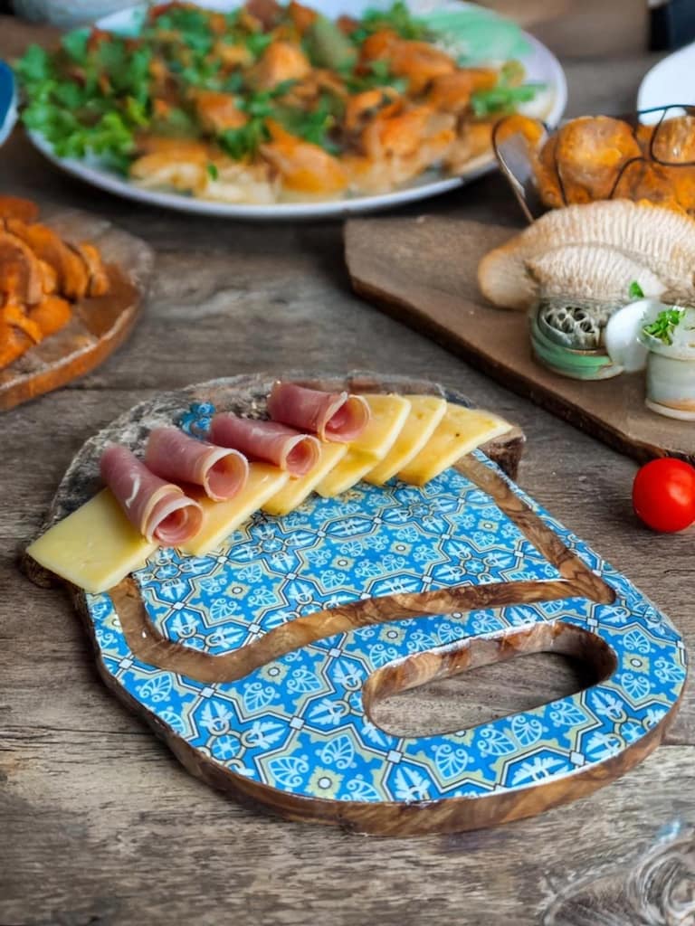 Leaf Cross tile-effect olive wood charcuterie board - Mediterranean home decor by Bonnymia