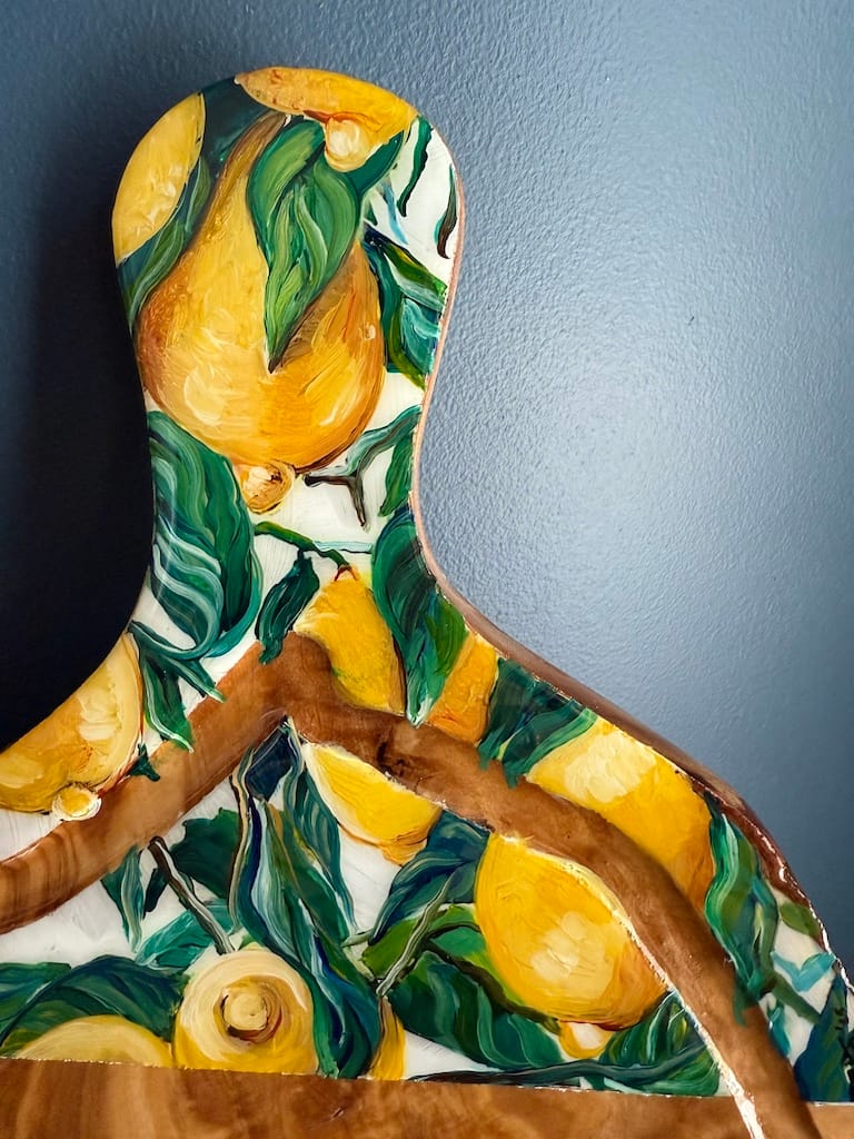 Hand-painted Lemon design charcuterie board with jus groove, olive wood - Mediterranean home decor by Bonnymia