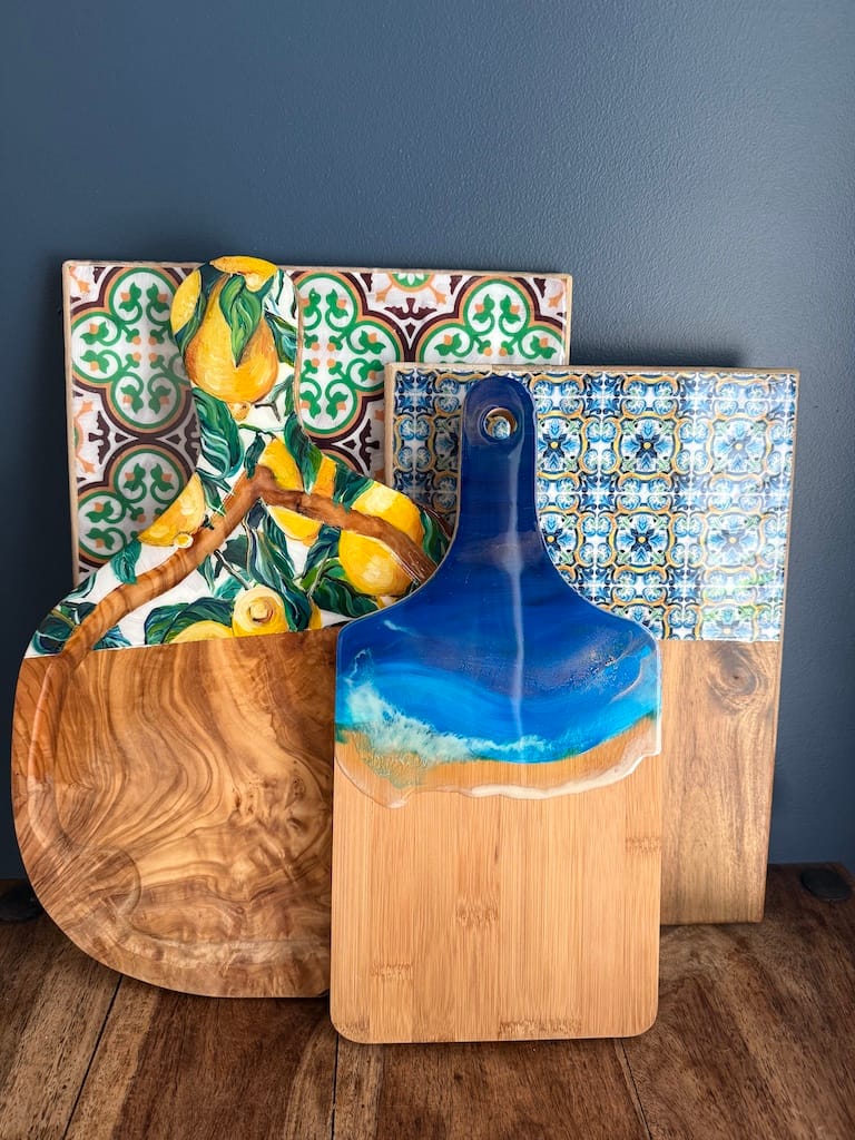Hand-painted Lemon design charcuterie board with jus groove, olive wood - Mediterranean home decor by Bonnymia