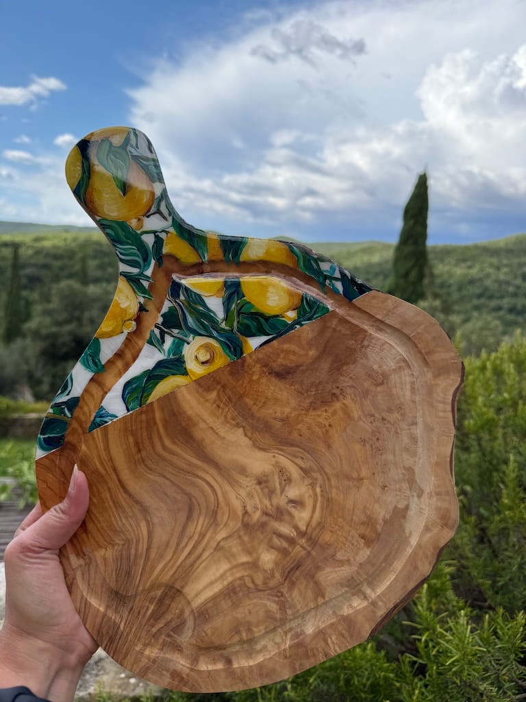 Hand-painted Lemon design charcuterie board with jus groove, olive wood - Mediterranean home decor by Bonnymia