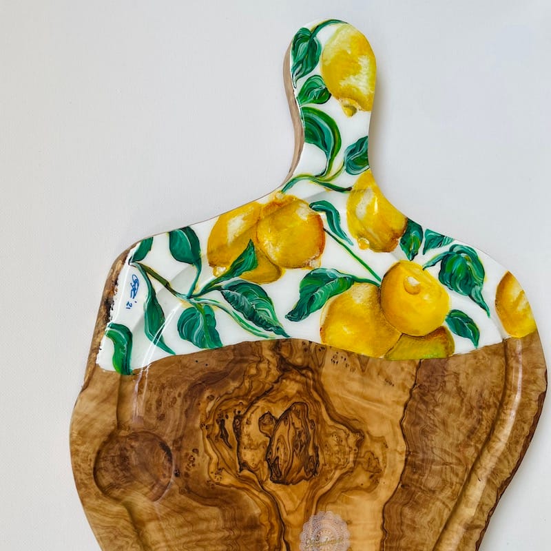 Hand-painted Lemon design charcuterie board with jus groove, olive wood - Mediterranean home decor by Bonnymia