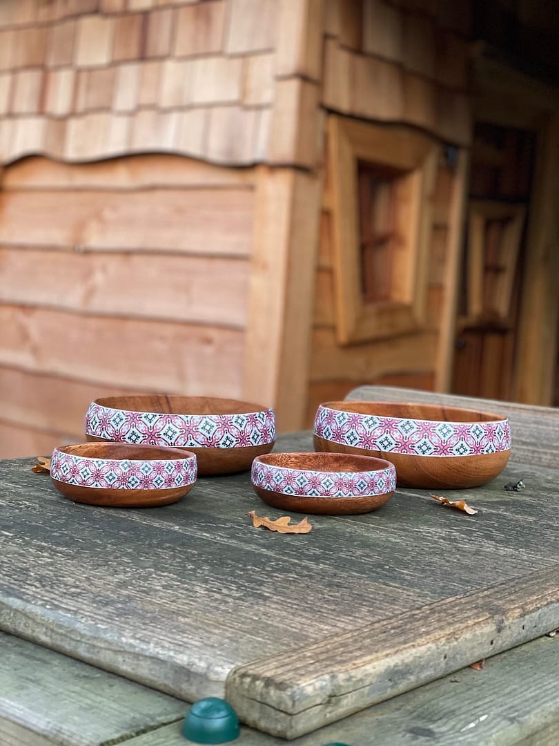 Pink tile-effect monkey pod salad bowl - Mediterranean home decor by Bonnymia