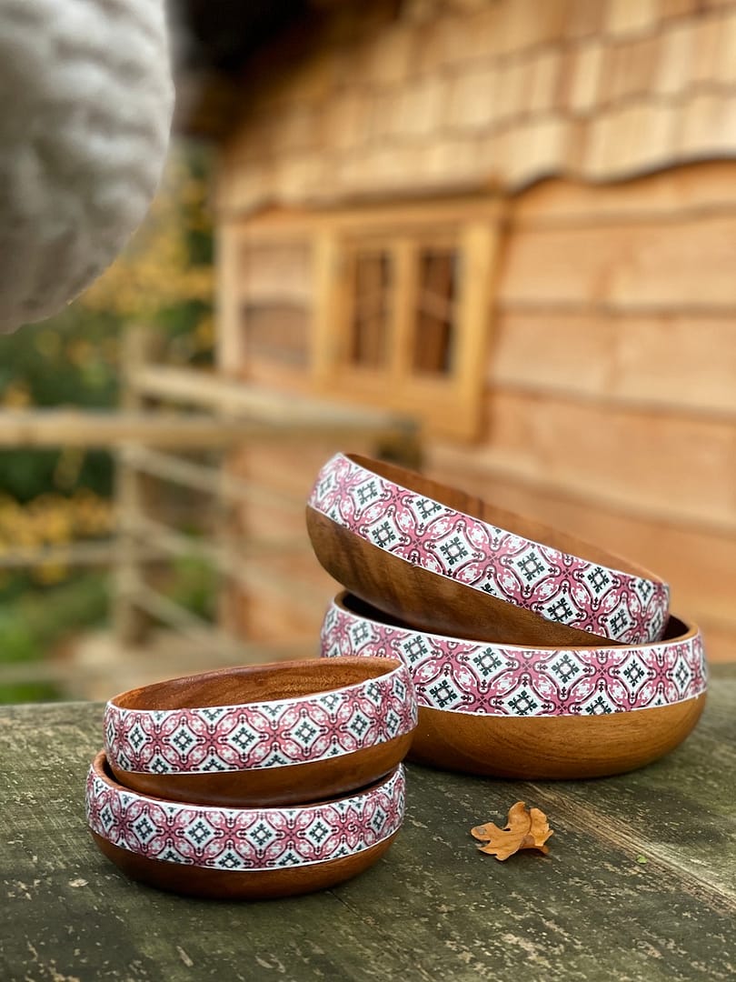 Pink tile-effect monkey pod salad bowl - Mediterranean home decor by Bonnymia