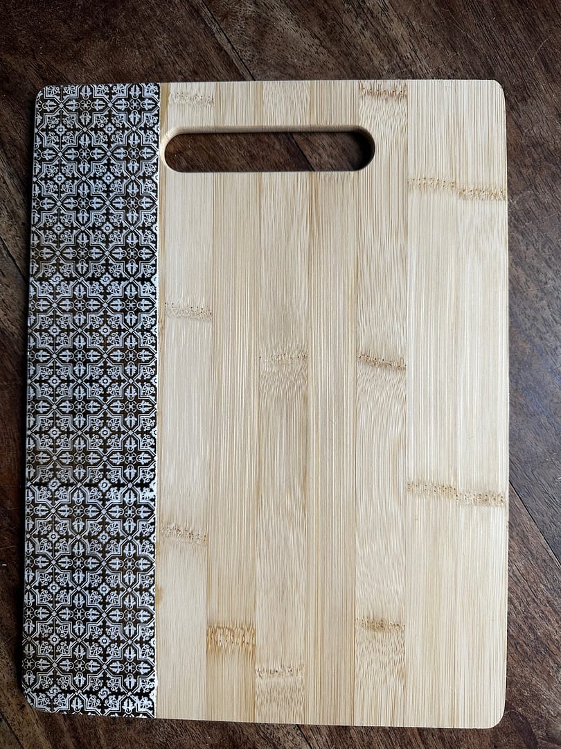 Leaf Cross engraved tile painted-effect bamboo slim charcuterie board - Mediterranean home decor by Bonnymia