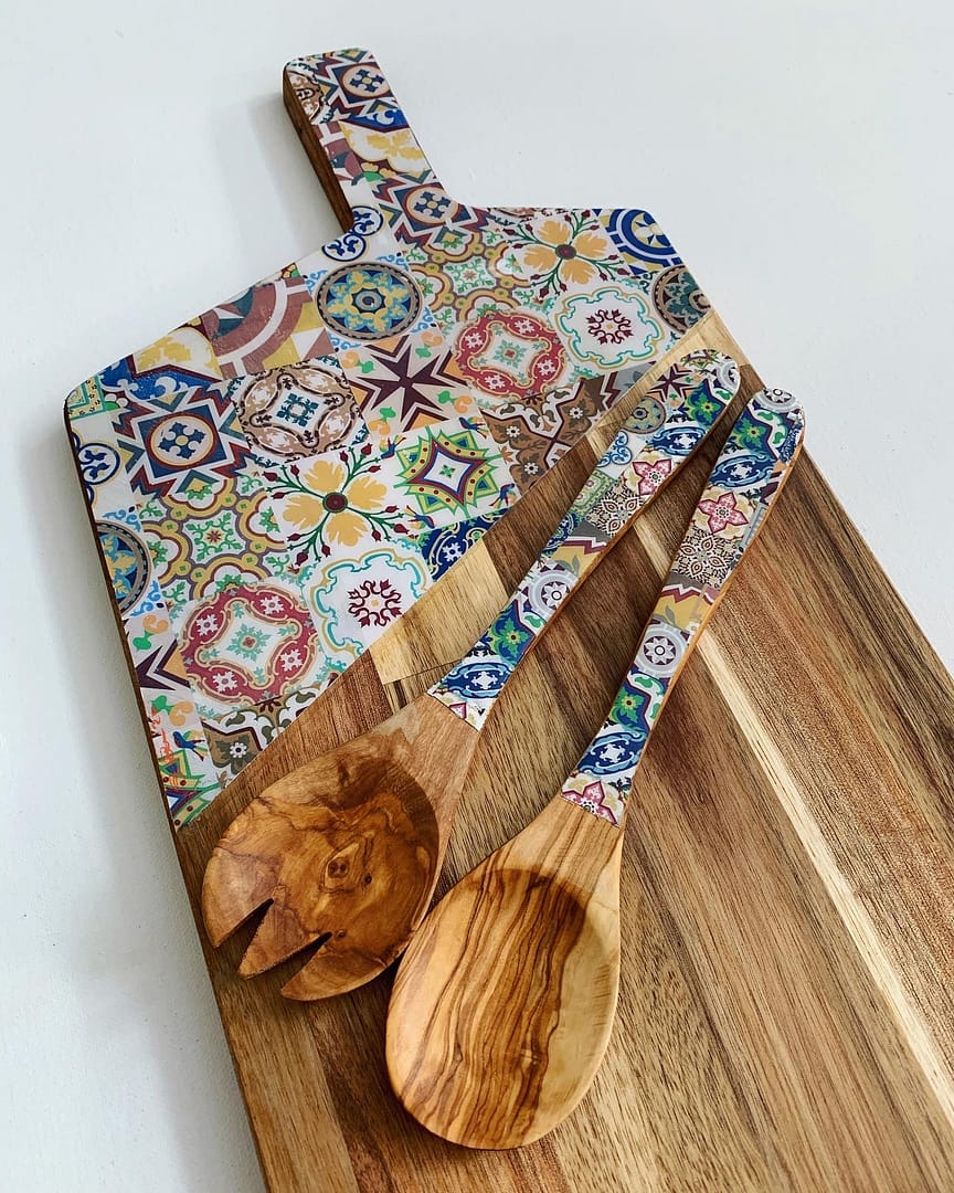 Mix Tile painted-effect acacia wood board - Mediterranean home decor by Bonnymia