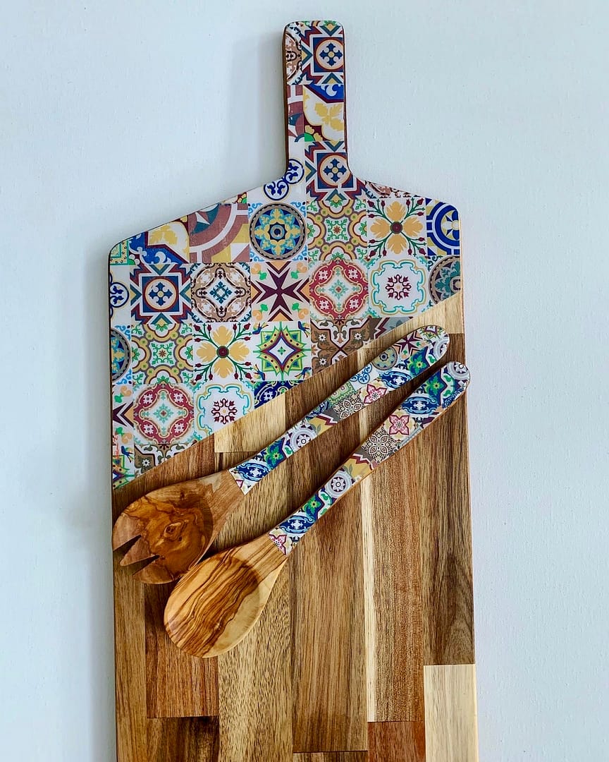 Mix Tile painted-effect acacia wood board - Mediterranean home decor by Bonnymia