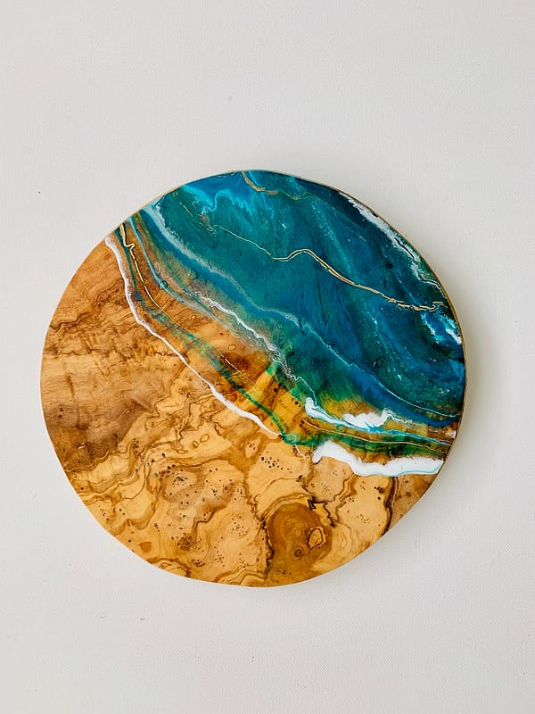 Wave Painted wave Charcuterie Round Olive Wood Board 21x21 cm