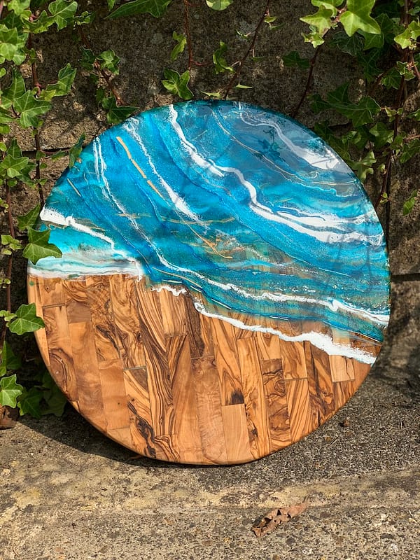 Wave Painted wave Charcuterie Round Olive Wood Board 33x33 cm