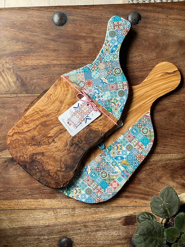 Handle Turquoise Mix Tile Painted Effect Charcuterie Olive Wood Board 40 cm Approx - Image 3