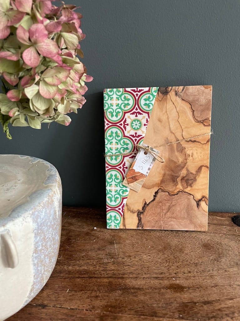 Nanna Red and Green Great Value Painted Effect Tapas Charcuterie Olive Wood Board 20 cm Approx