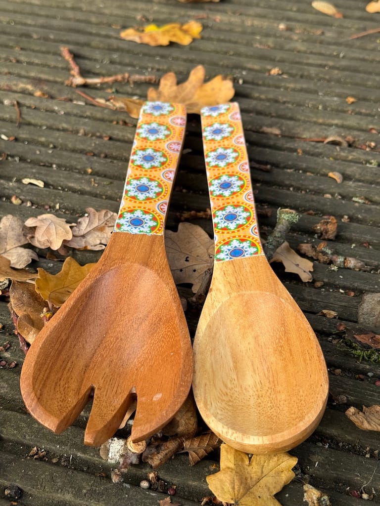 Queen Elizabeth Residence Orange Tile Painted Effect Acacia Salad Utensils - Image 3